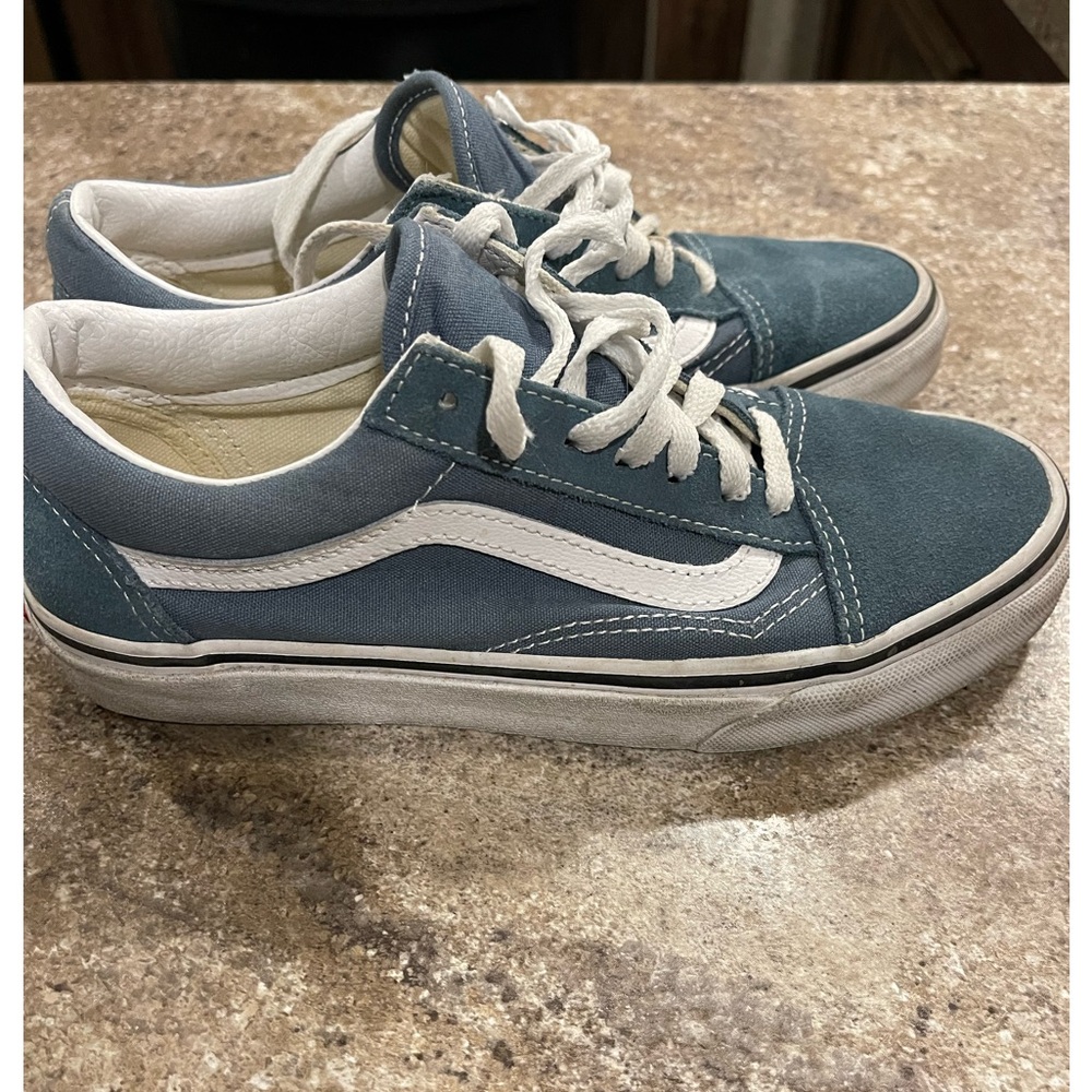 Vans. Old skool sneakers.